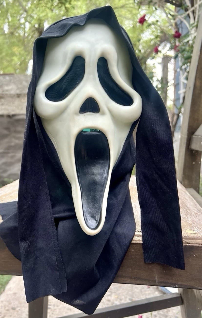 Scream Ghost Face Mask Gen2 Fun world Div Glow In The Dark 2