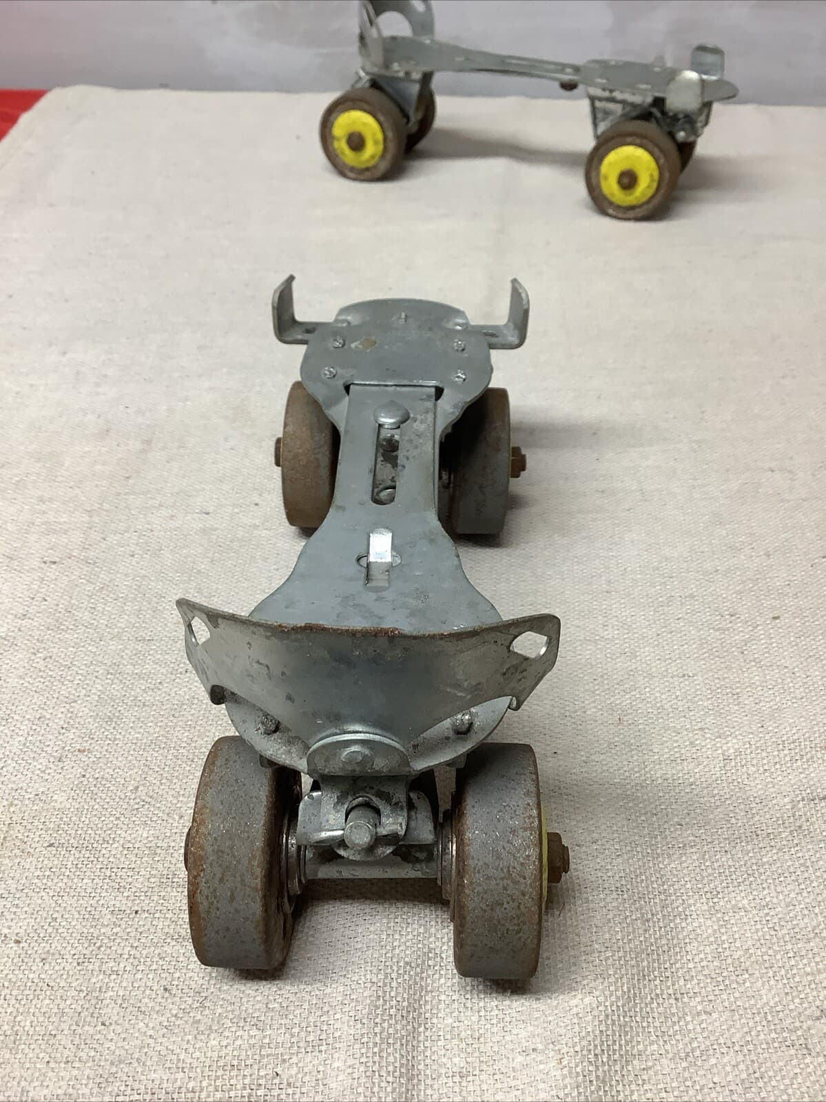 Vintage Pair of Metal UNION HARDWARE COMPANY Adjustable Roller Skates USA Heavy 3