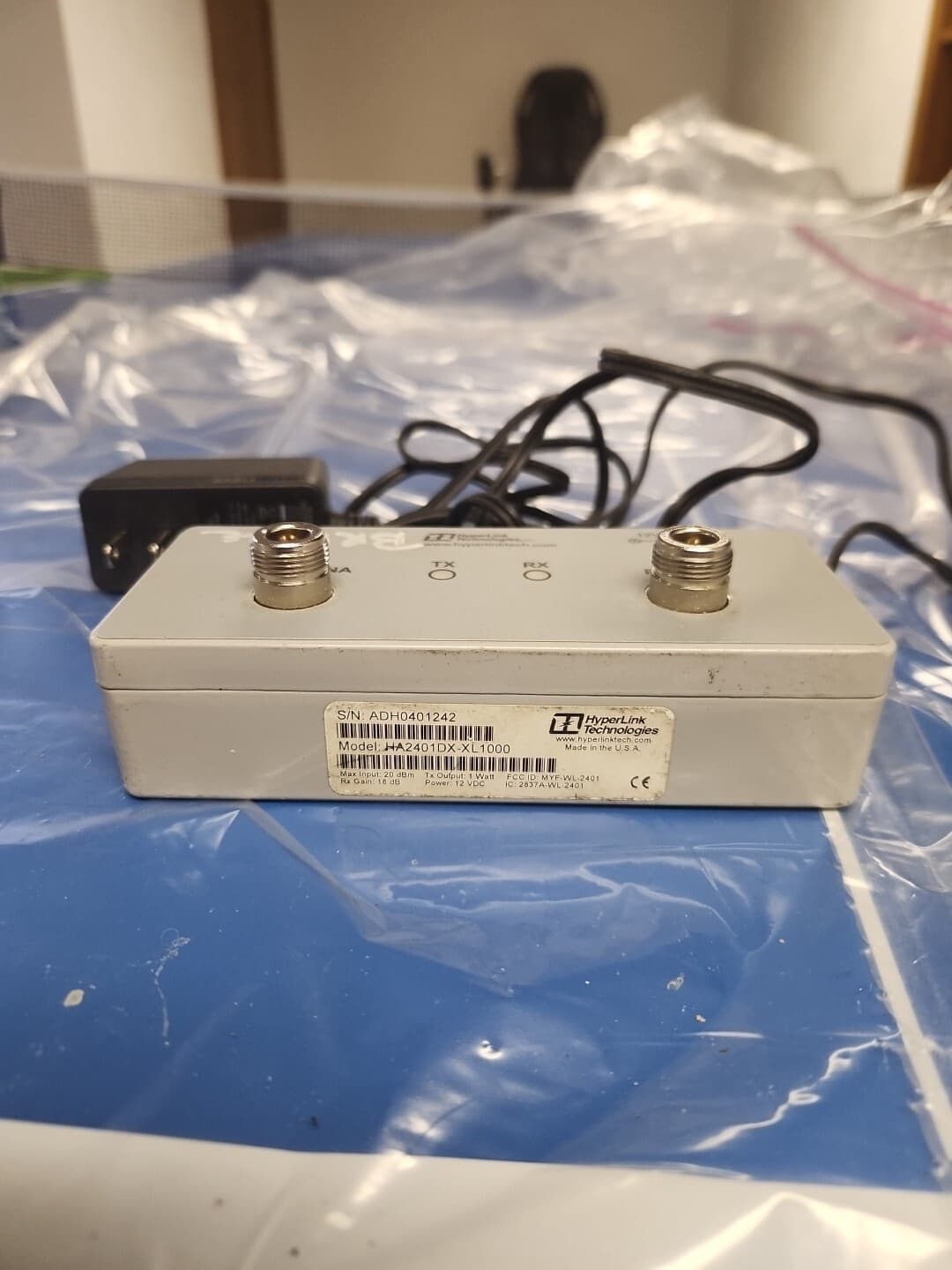HyperLink HA2401DX-XL1000 1 Watt 802.11b Indoor WiFi Amplifier 2
