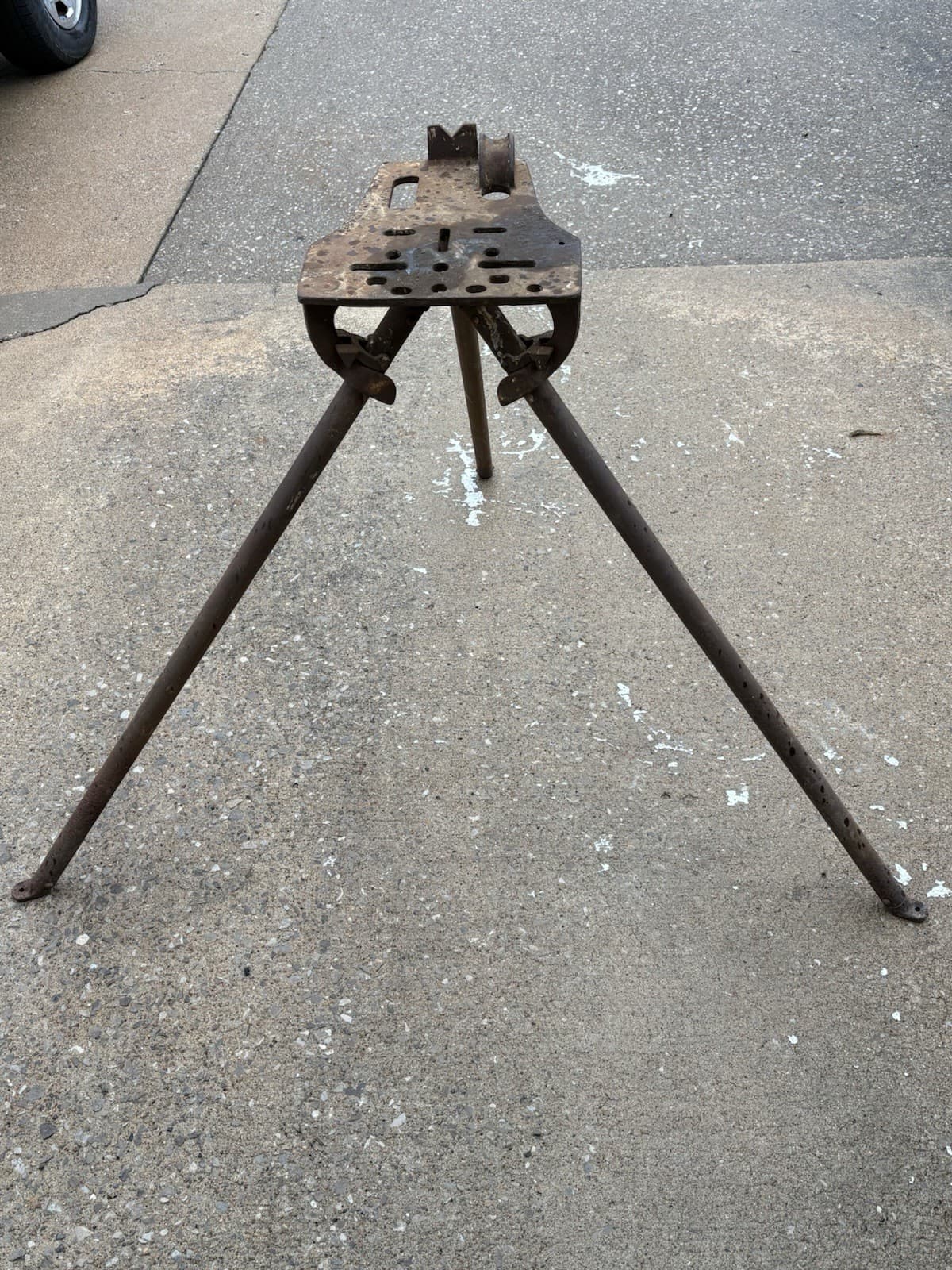 Vintage HANDY ANDY Pipe Vise Stand w/Folding Supports 3