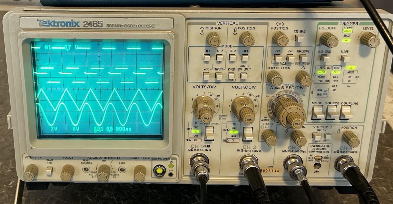 Tektronix 2465 Four Channel 300 MHz Analog CRT Oscilloscope 3