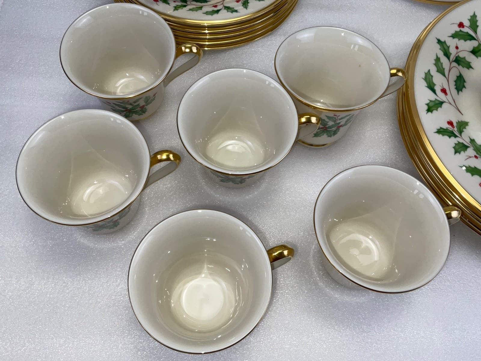 Lenox China Holiday Set Service For SIX  26 pc Holly Wreath Dimension Collection 6