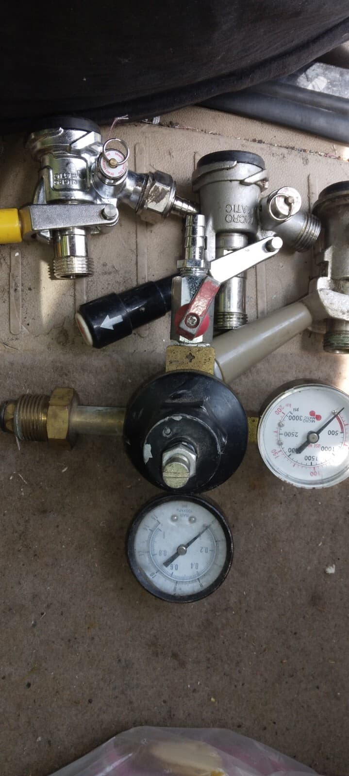 micro matic Keg couplers And Co2 Tank Guages  5
