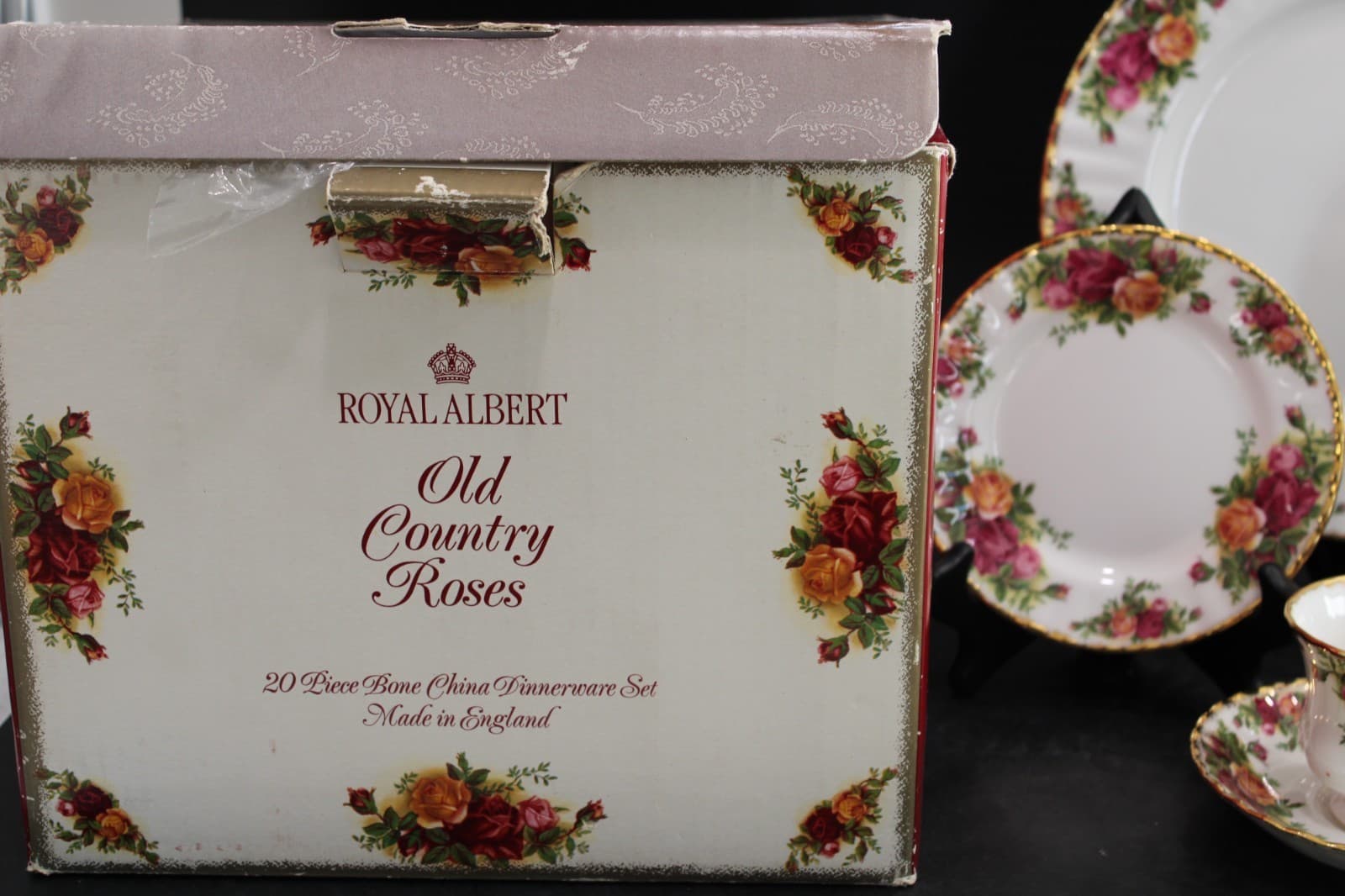 Royal Albert Old Country Rose 4 - 5 Piece Setting (20 Pieces) 3
