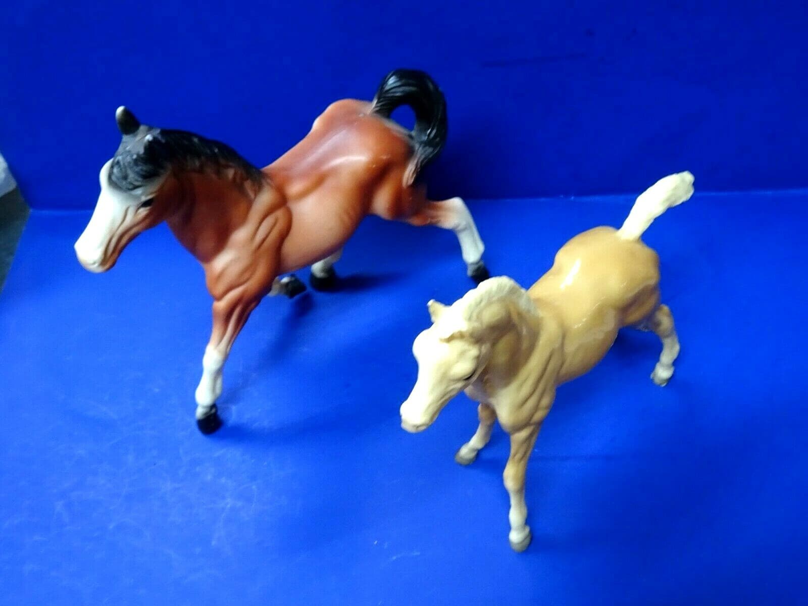 Vintage Pair Breyer & Similar Horse Figures 6.5-7" tall Tan Foal 2