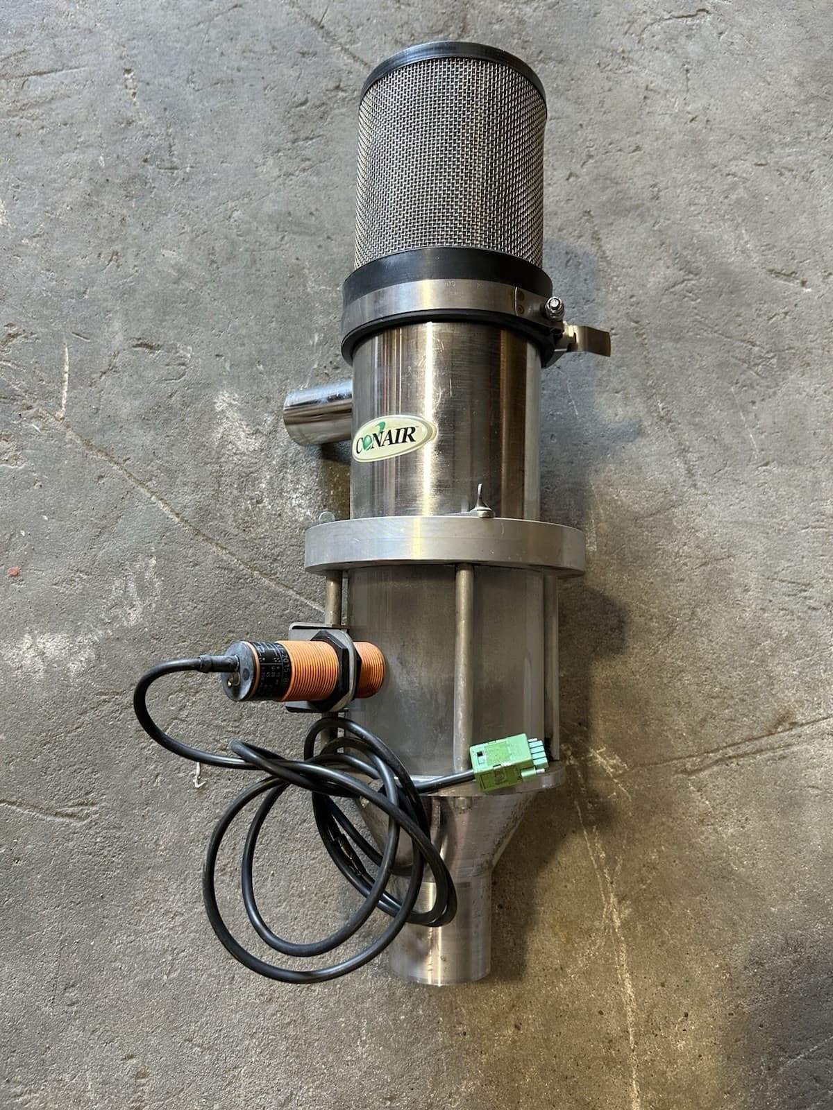 Plastics material loader conair tla material loader injection molding equipment  2