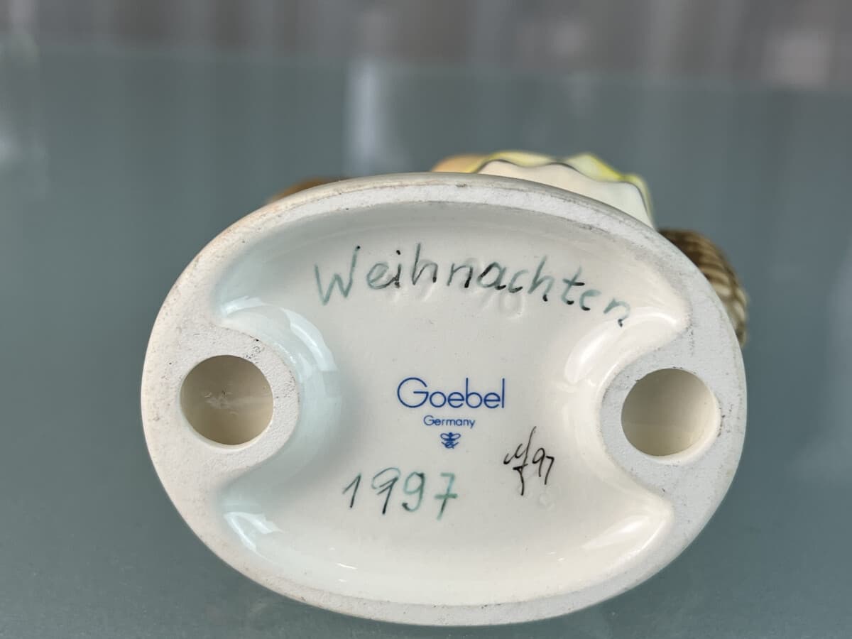 M.I.. Hummel Figurine 49 3/0 Little brother & Little sister 4 5/16in 1 Choice, 2