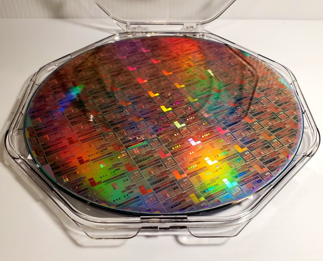 2 PC Lot  8" CU Copper IC Semiconductor Silicon Wafers in Fluoroware Container 5