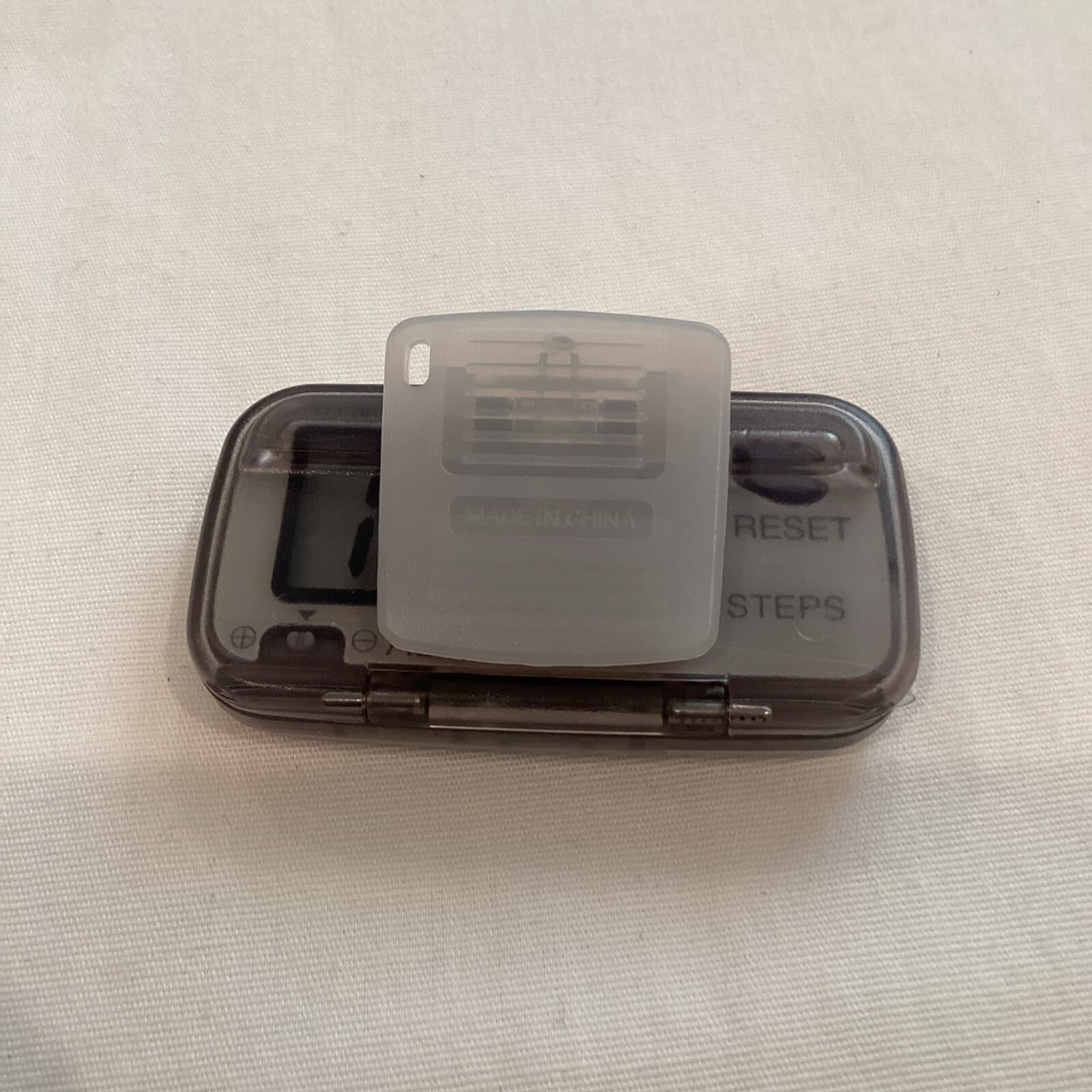 OMRON HJ-002 Step Pedometer - BRAND NEW 3