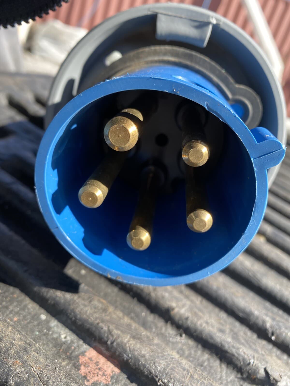 Hubbell Watertight Plug 560P9w  60 Amp 3 Phase 120/208 Vac 3