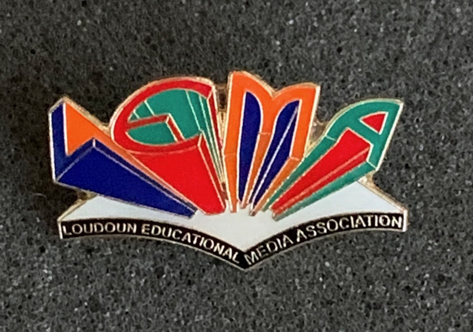 Loudoun Educational Media Association Lapel Hat Pin: Pop Up Book Cutout Shape 2