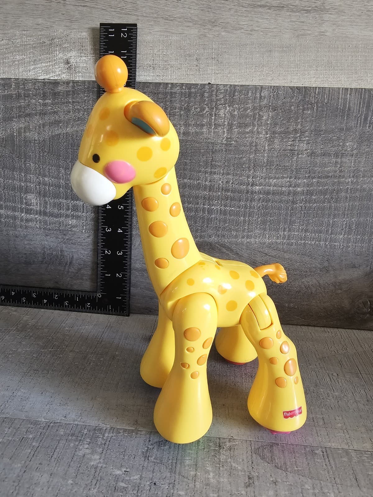 Fisher Price Amazing Giraffe Click & Clack Animal Noise Maker Toy Textured 6