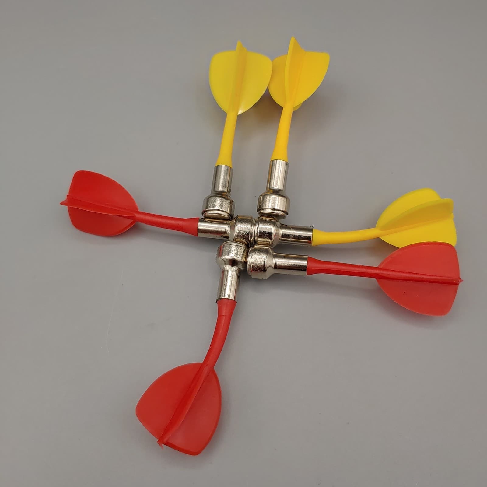 Y2K Magnetic Dart Board Set w/ 6 Magnetic Darts Original Tube Made In Korea 6