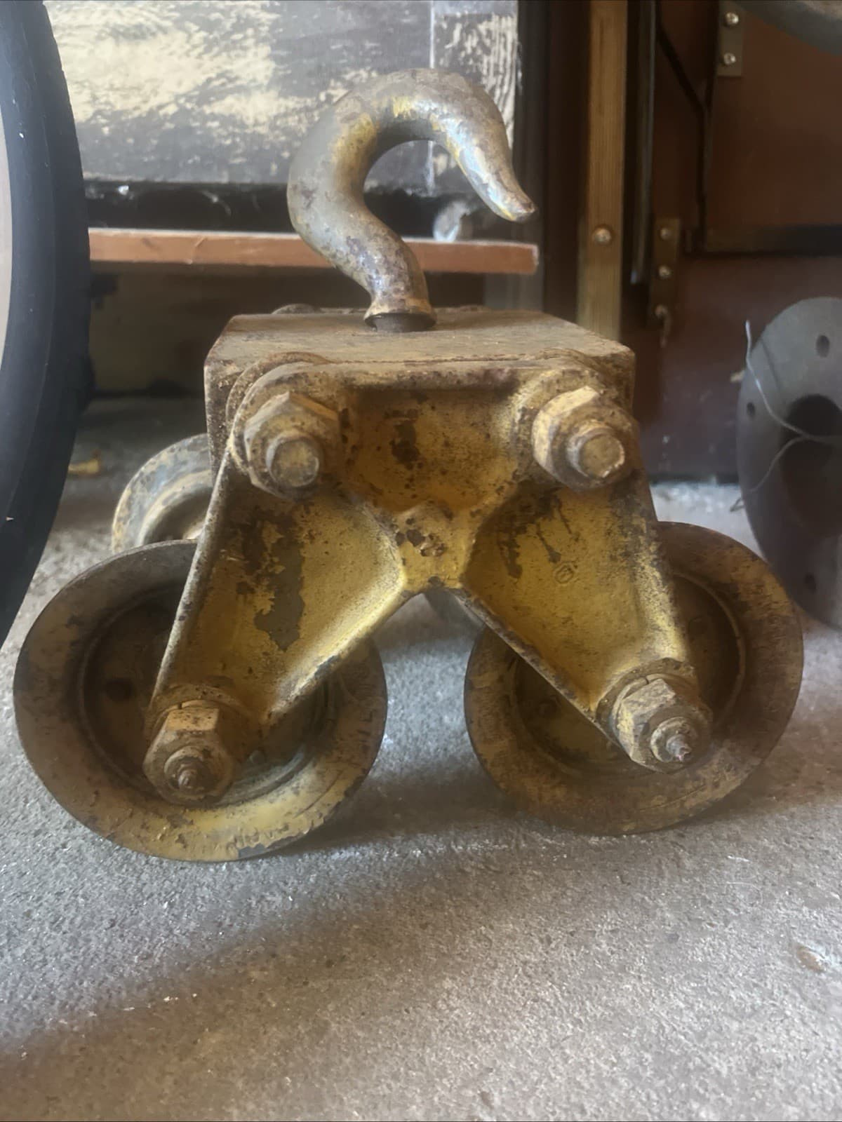 Saginaw Stamping Company Hoist Beam Trolley 1 Ton Capacity 6