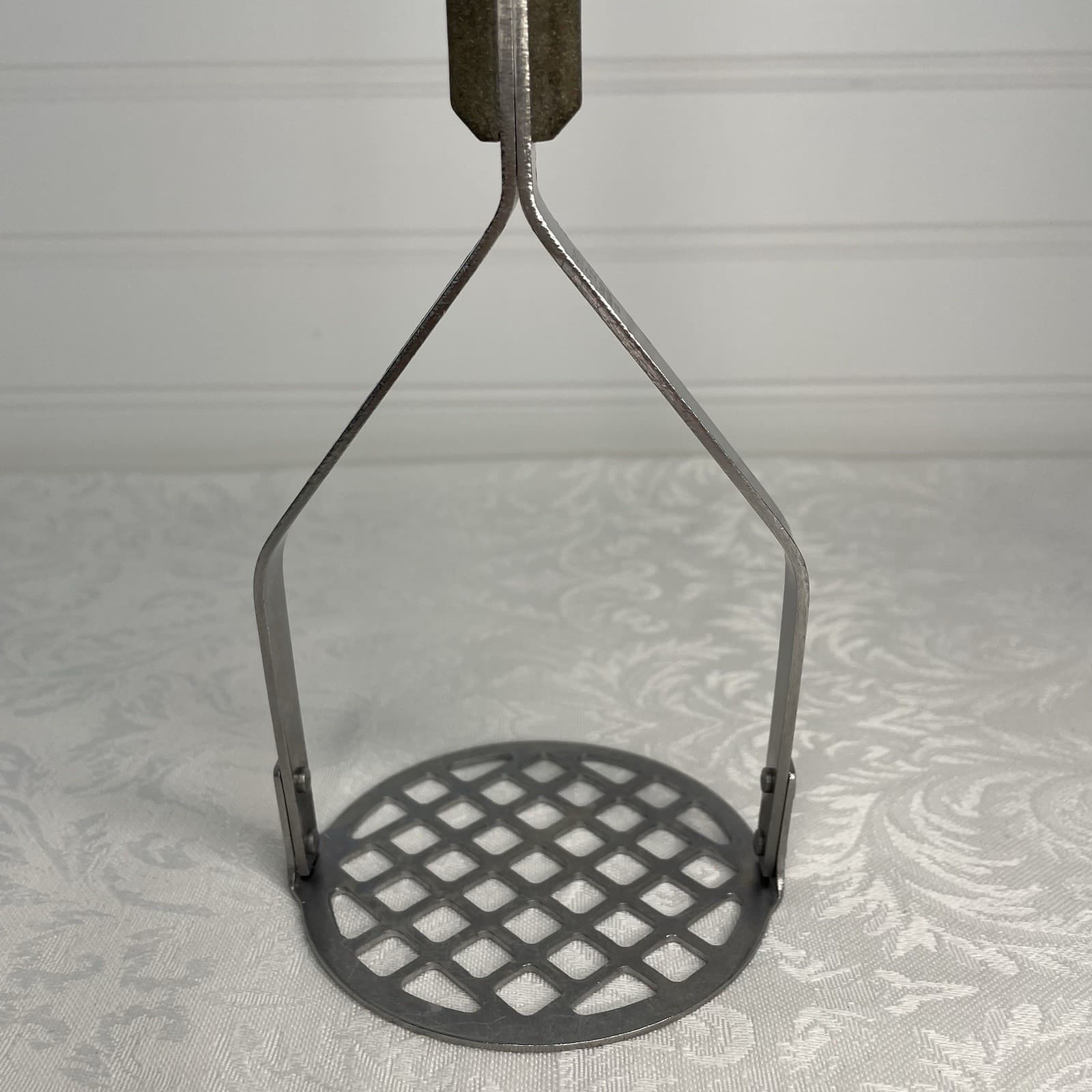 Vintage Ekco Potato Vegetable Food Masher Stainless Vanadium Composite Handle 9" 6