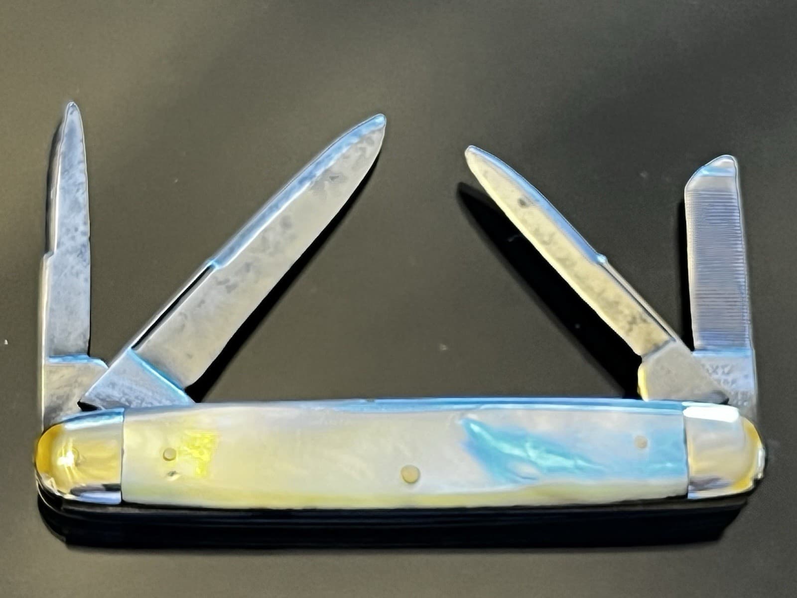 Vintage I•XL Rolls Royce Sheffield England Mother Of Pearl 4 Blade Knife  Used . 6