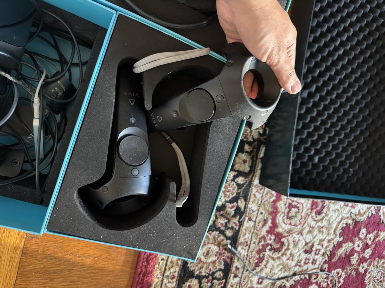 Htc Vive Original Vr Kit Virtual Reality Leap Motion Gen 1 Included Sold As Is 4