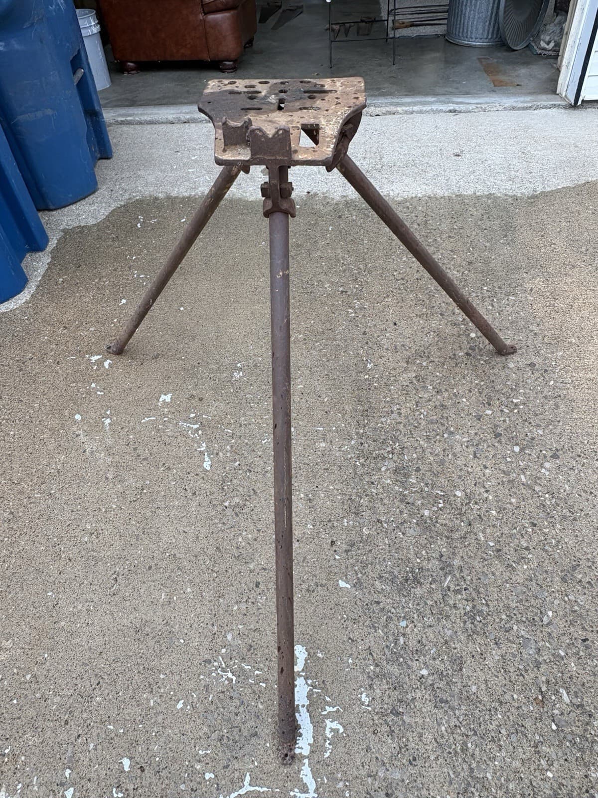 Vintage HANDY ANDY Pipe Vise Stand w/Folding Supports