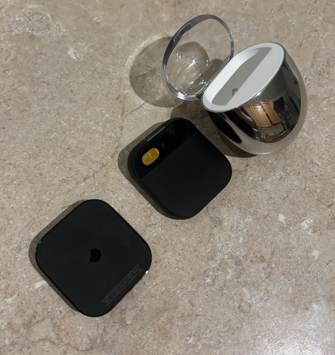 Humane AI Pin Wearable Lunar RARE TECH W/charger