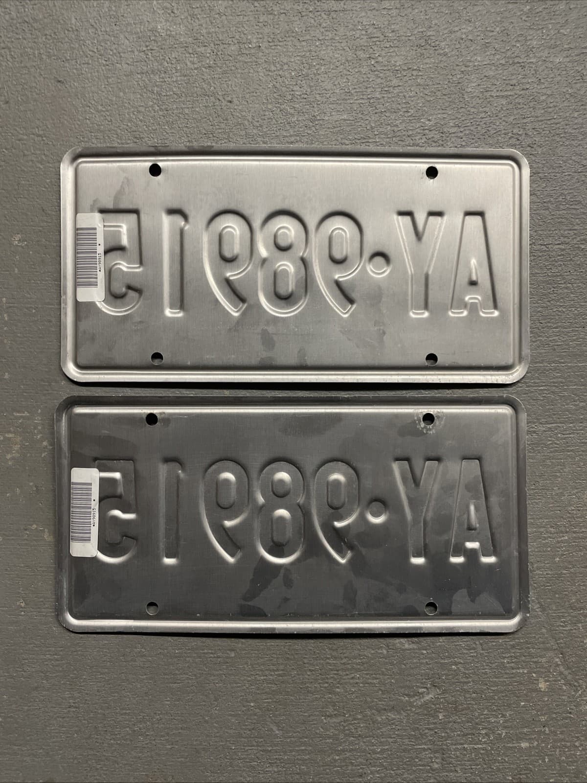 CONNECTICUT LICENSE PLATE PAIR/SET  BLUE/WHITE FADE  AY-98915 NICE!! 2