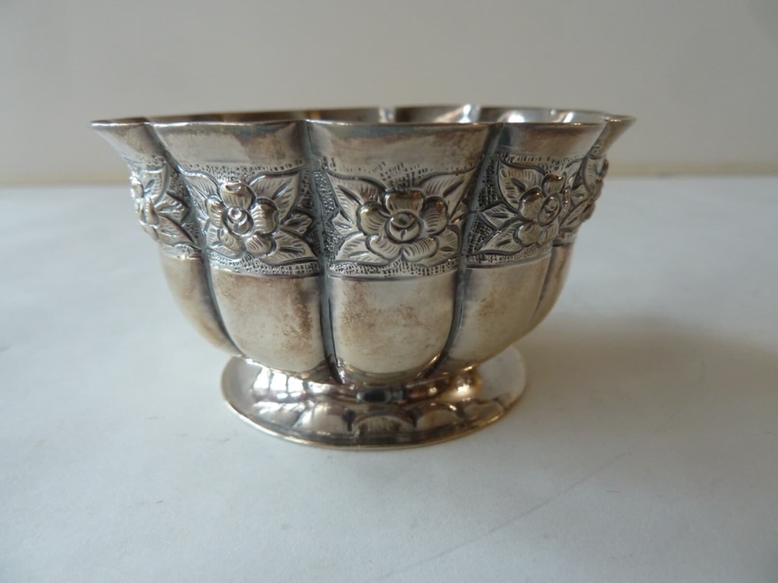 SANBORNS SMALL LOBED STERLING BOWL OR PUNCH CUP, FLORAL REPOUSSE RIM, MEXICO