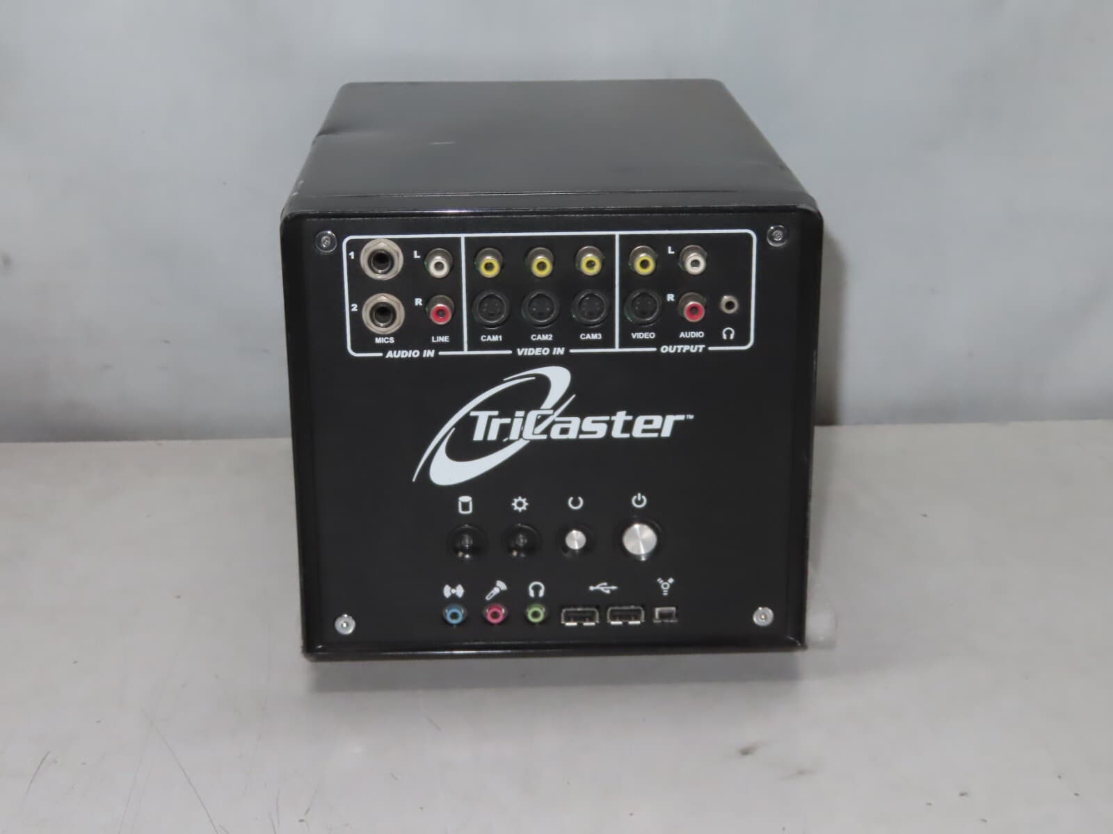 Shuttle NewTek TriCaster Video Switcher