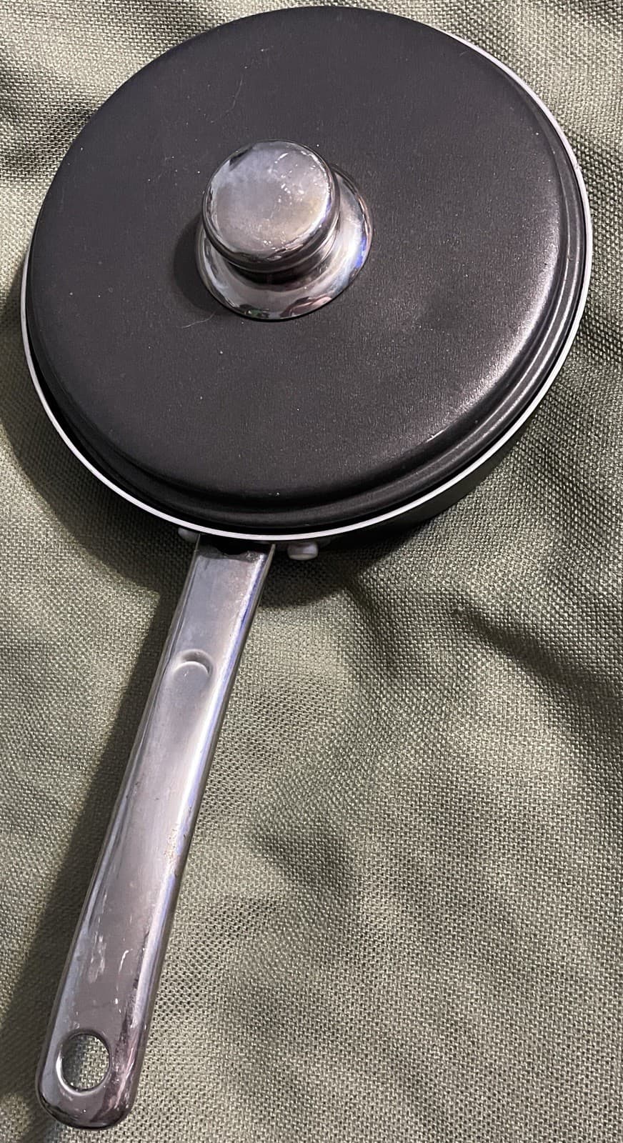 “FABERWARE” NON-STICK COOKWARE (4) EGG POACHER cooker POT/PAN w/LID (8” ACROSS) 2