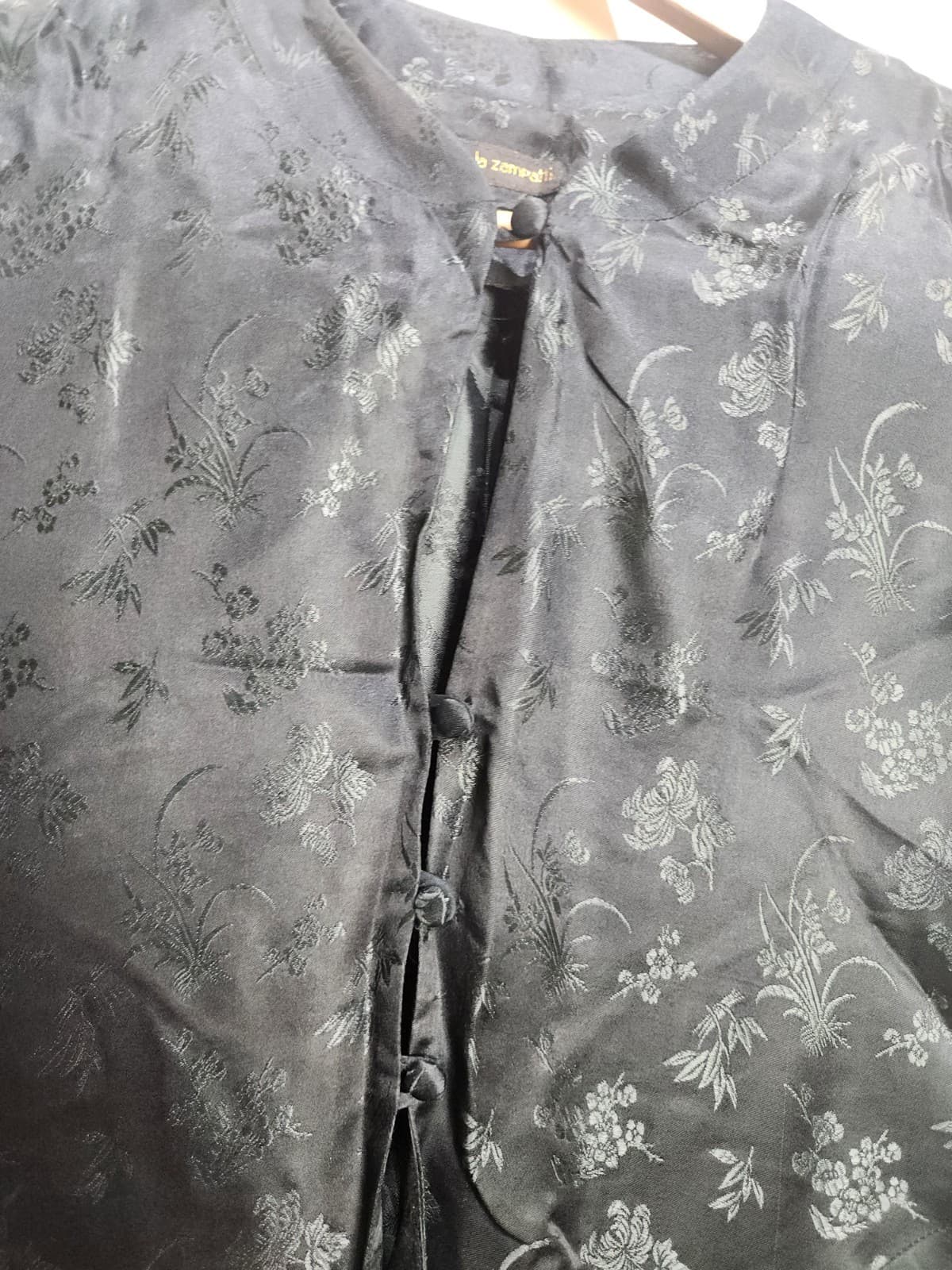 VINTAGE Carla Zampatti Black Floral Embossed Oriental Style Full Length Top 10 4