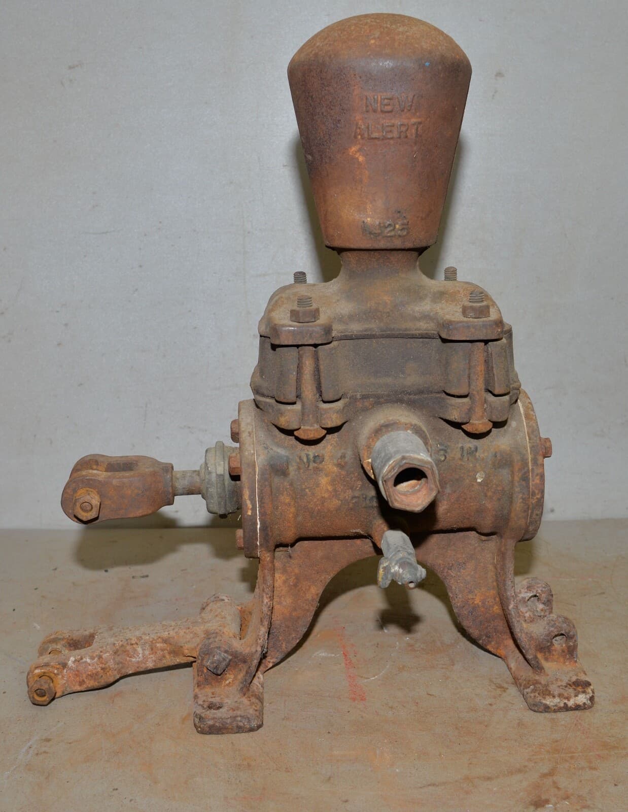 Rare antique Goulds Pump water ram hand lift garden farm ranch collectible tool 4