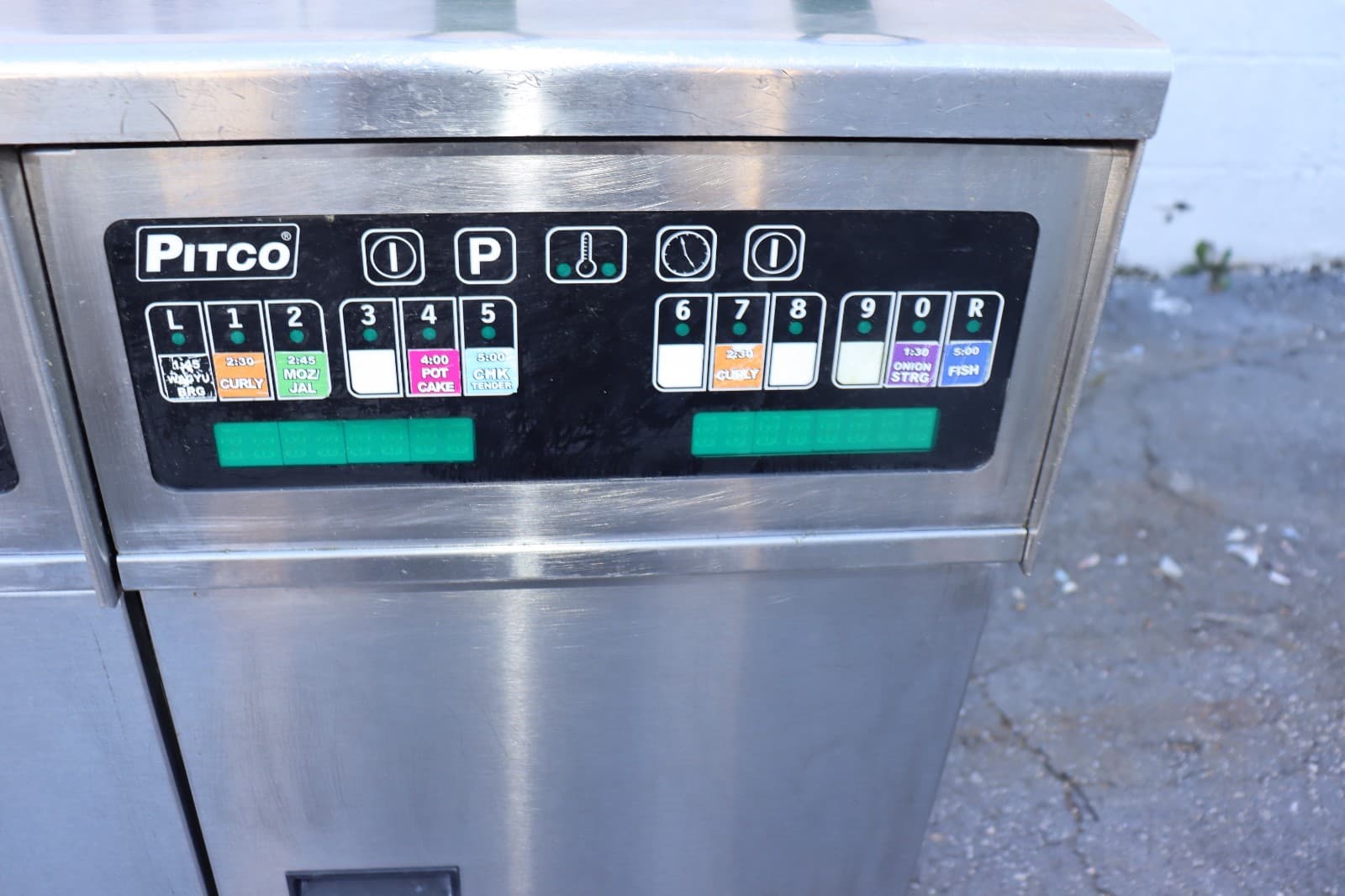 Pitco Electric 208V 3 Phase, 50 lbs, 3 Pot, SEH50, w/ Filtration System, CLEAN 4