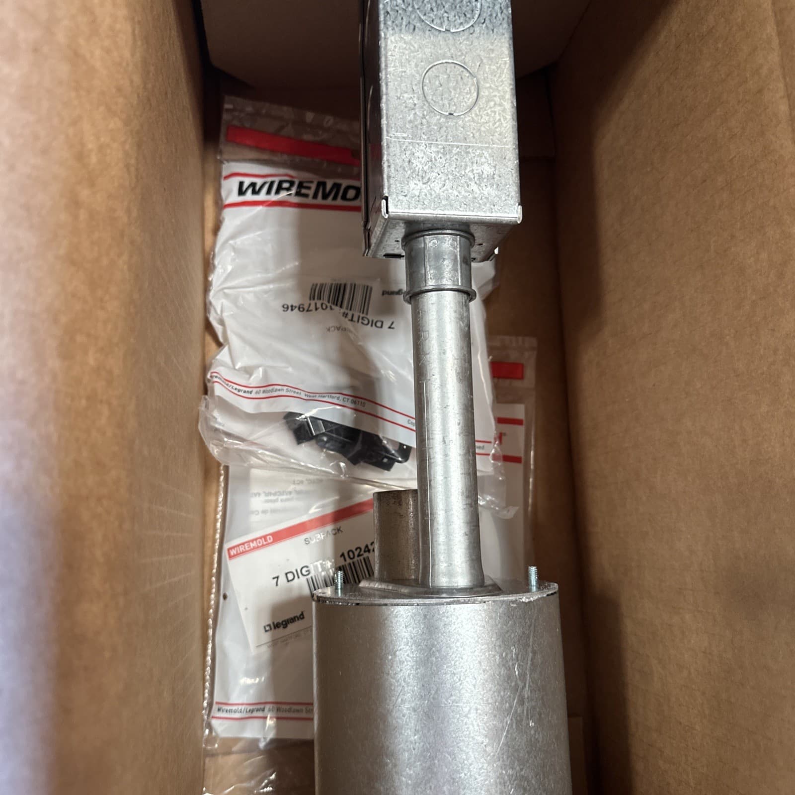 🔴Wiremold 4ATP2RBK 4" Evolution Series Poke-Thru Prewired Flush Duplex Black‼️ 4