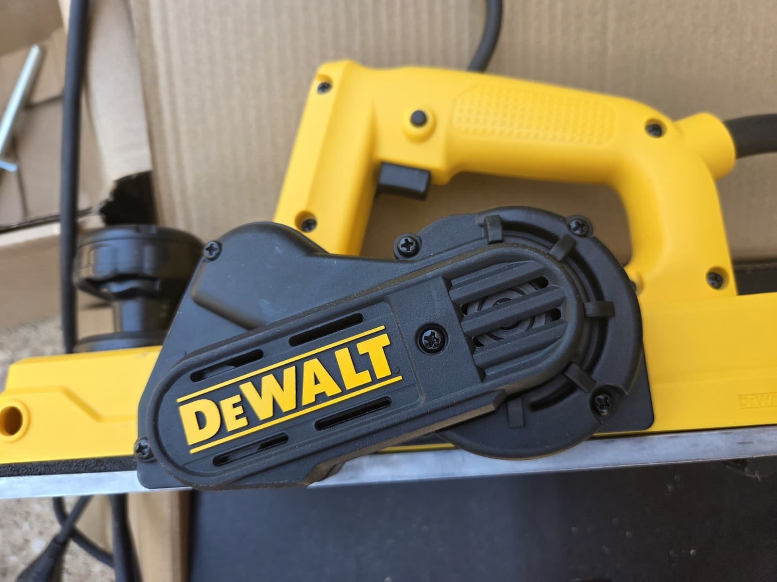 π₯ AS-NEW DEWALT 5.5 Amp Corded 3-1/4 in. PORTABLE HANDHELD PLANER**