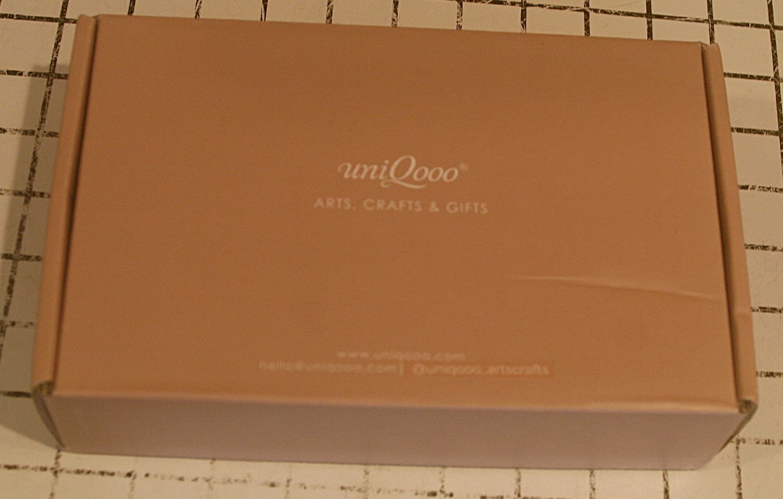 UNIQOOO White Arch Wedding Table Numbers w/ Stands 1-15 5x7 Acrylic Signs 2