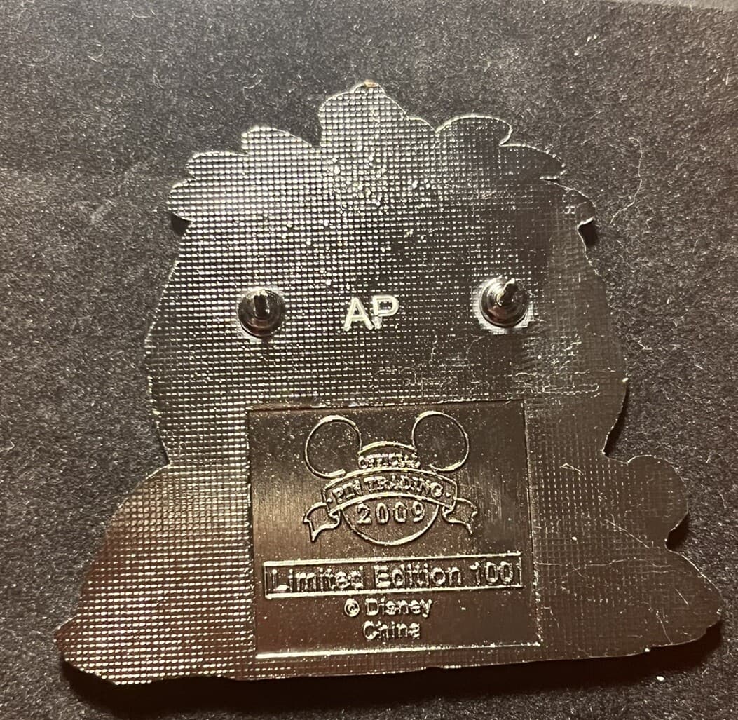 LE 100 AP DISNEY SHOPPING BAMBI & THUMPER  ACORNS FALL RARE 2009 PIN 3