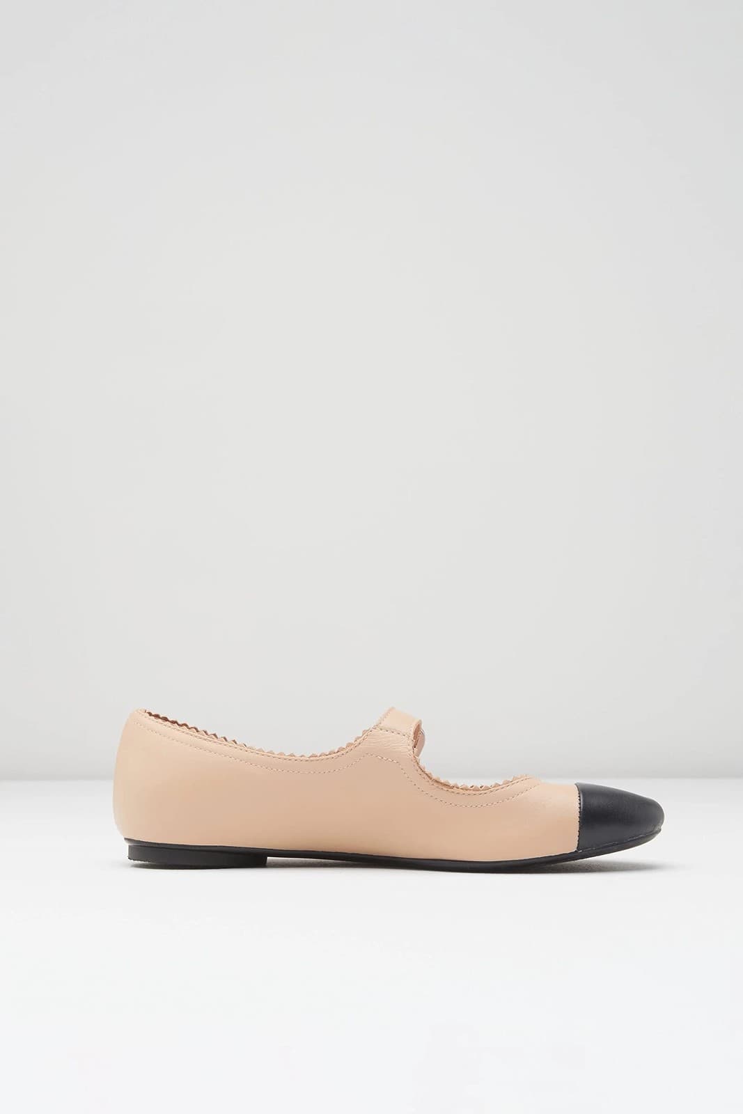 Womens Cassiopeia Ballet Flat, Capuccino, 6 3