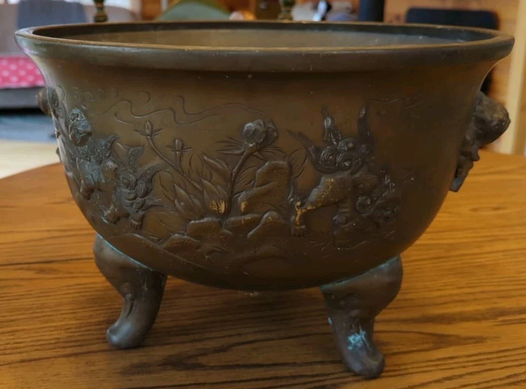 Japanese Late 19th Century Meiji Period Cast Bronze Planter Elephant Feet