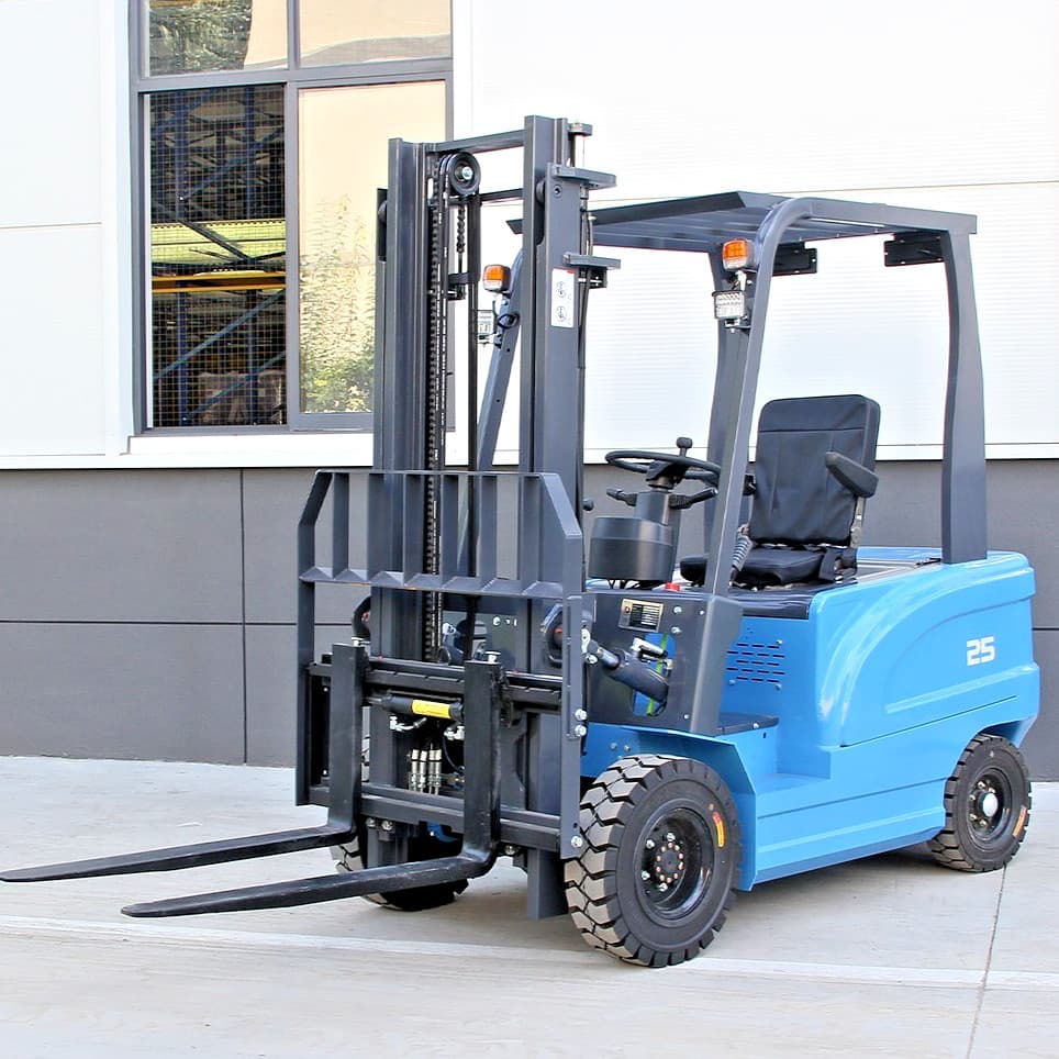 2.5 ton 5500 lb electric forklift with charger and lead acid battery 2