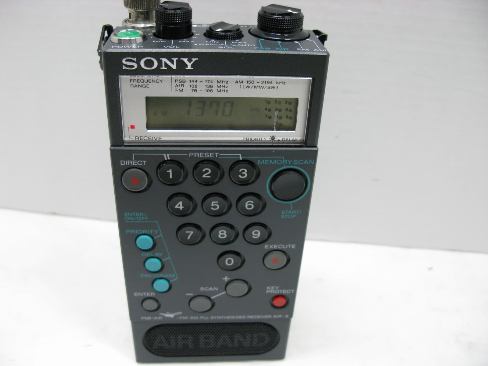 SONY AIR 8 FM-AM-PLL SYNTHESIZED RADIO RECEIVER WITH ANTENNA 2