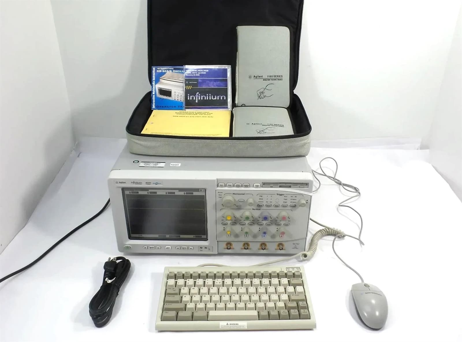 Agilent 54831M Infiniium Oscilloscope 600 MHz 4 GS/a with Accessories