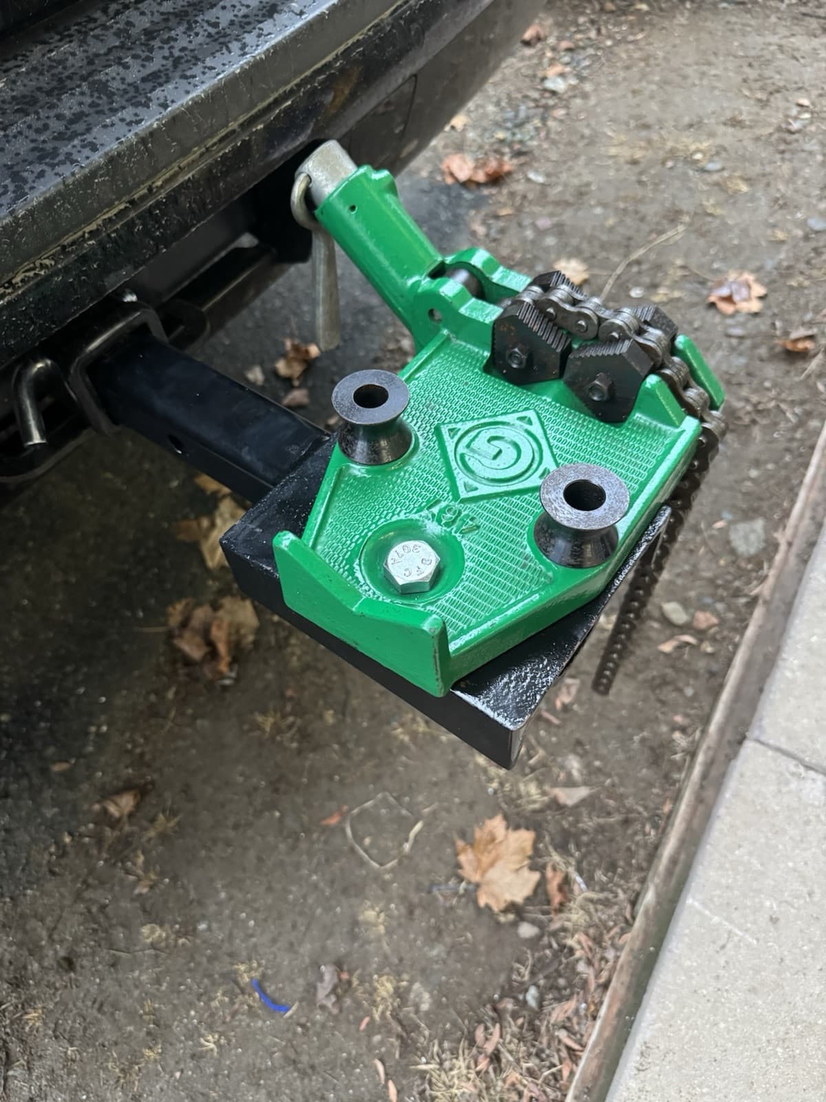 NEW Greenlee 467 Pipe Chain Vise With Custom 2” Trailer Receiver Hitch Mount NR 2