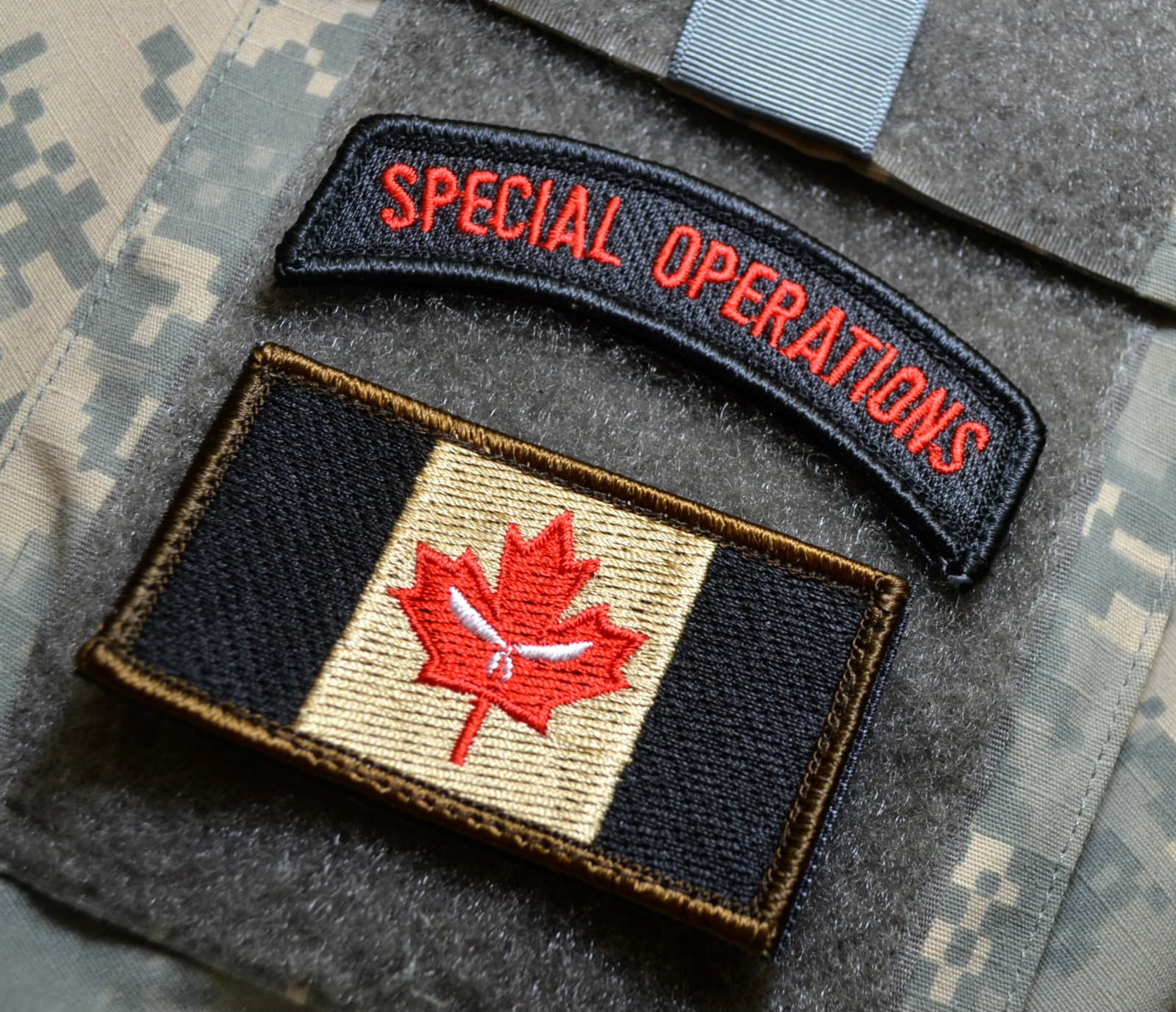 CSOR JTF2 Deuxième Force Opérationnelle Interarmées: Canadian vêlkrö Flag Patch 2