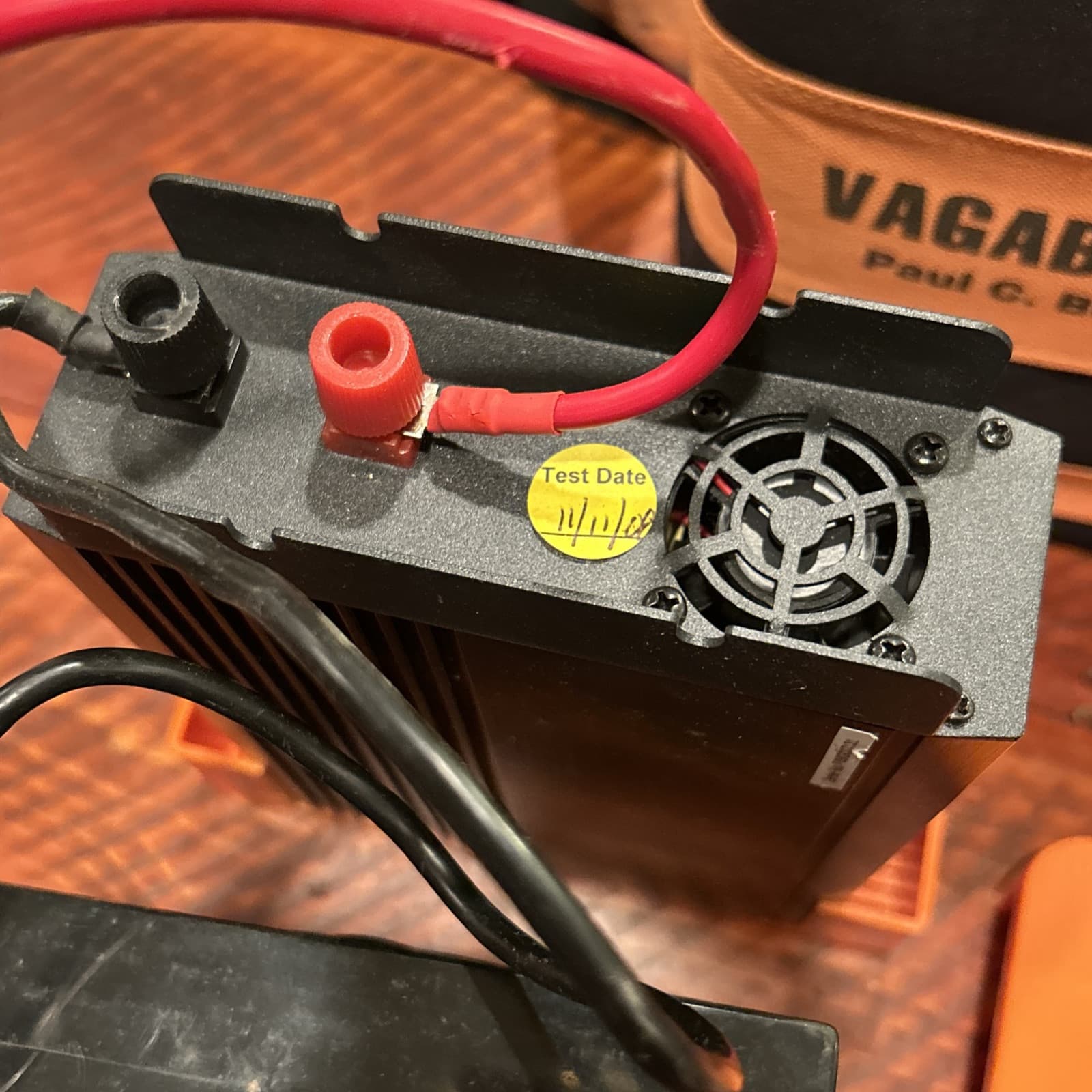 Paul C Buff Vagabond II Pure Sine Wave Power Inverter w/ battery Tested Working 6