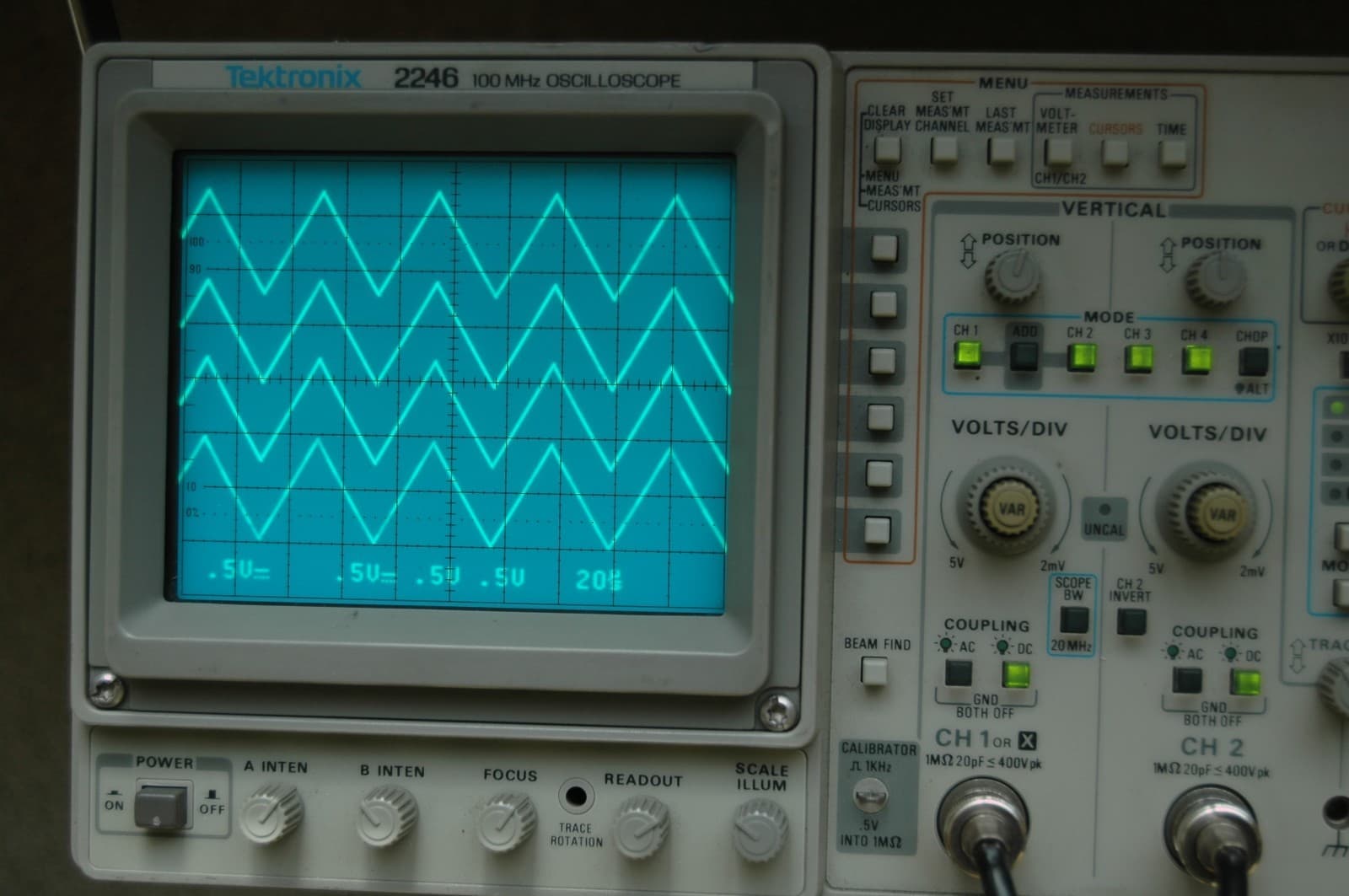 Tektronix 2246 1Y Four Channel 100 MHz Oscilloscope, two probes, power cord 5