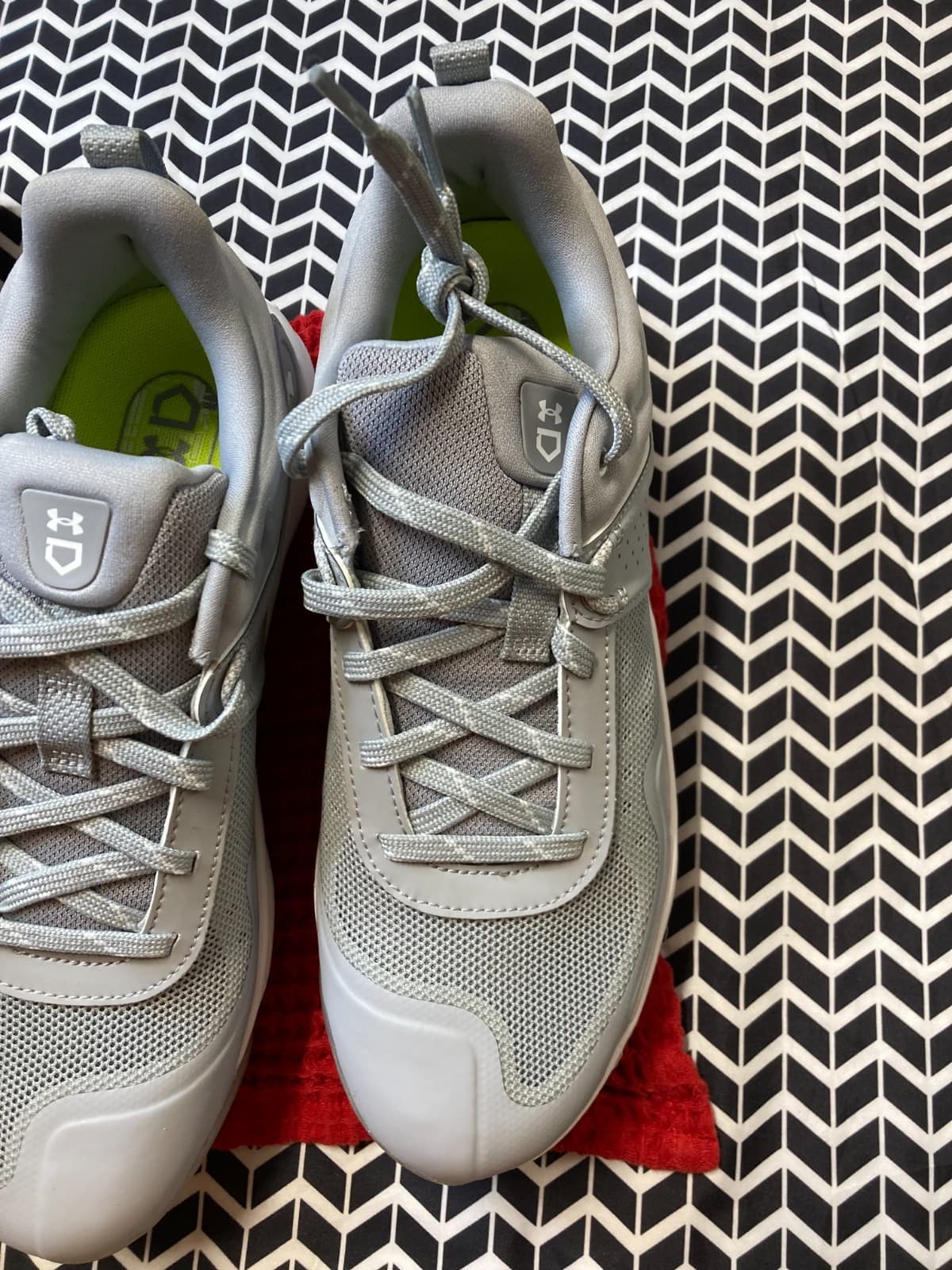 Under Armour Glyde MT Metal Softball Cleats Women’s 8 Gray 3024328-105 3