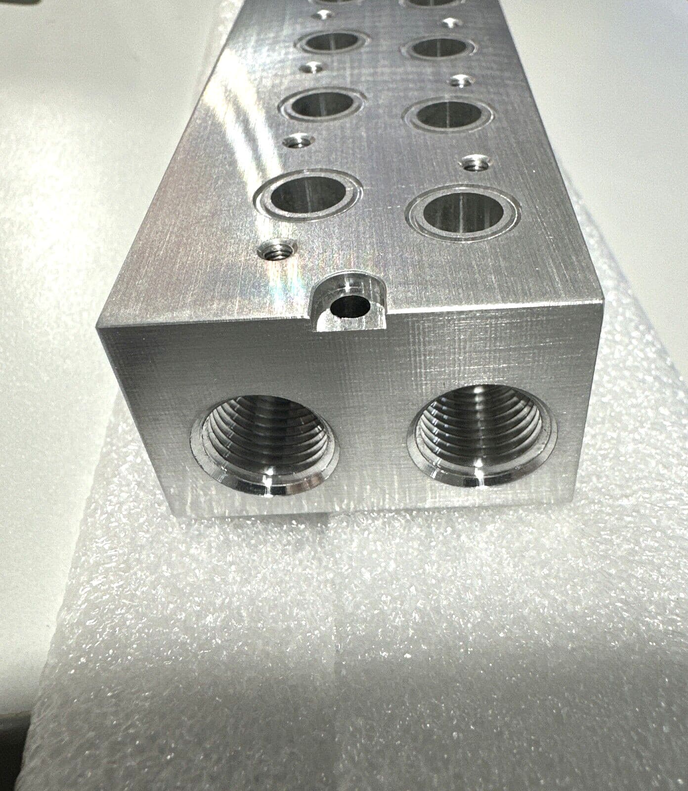 Festo Manifold Block 8 Position 3/8 NPT Pneumatic Connections *NEW* 2