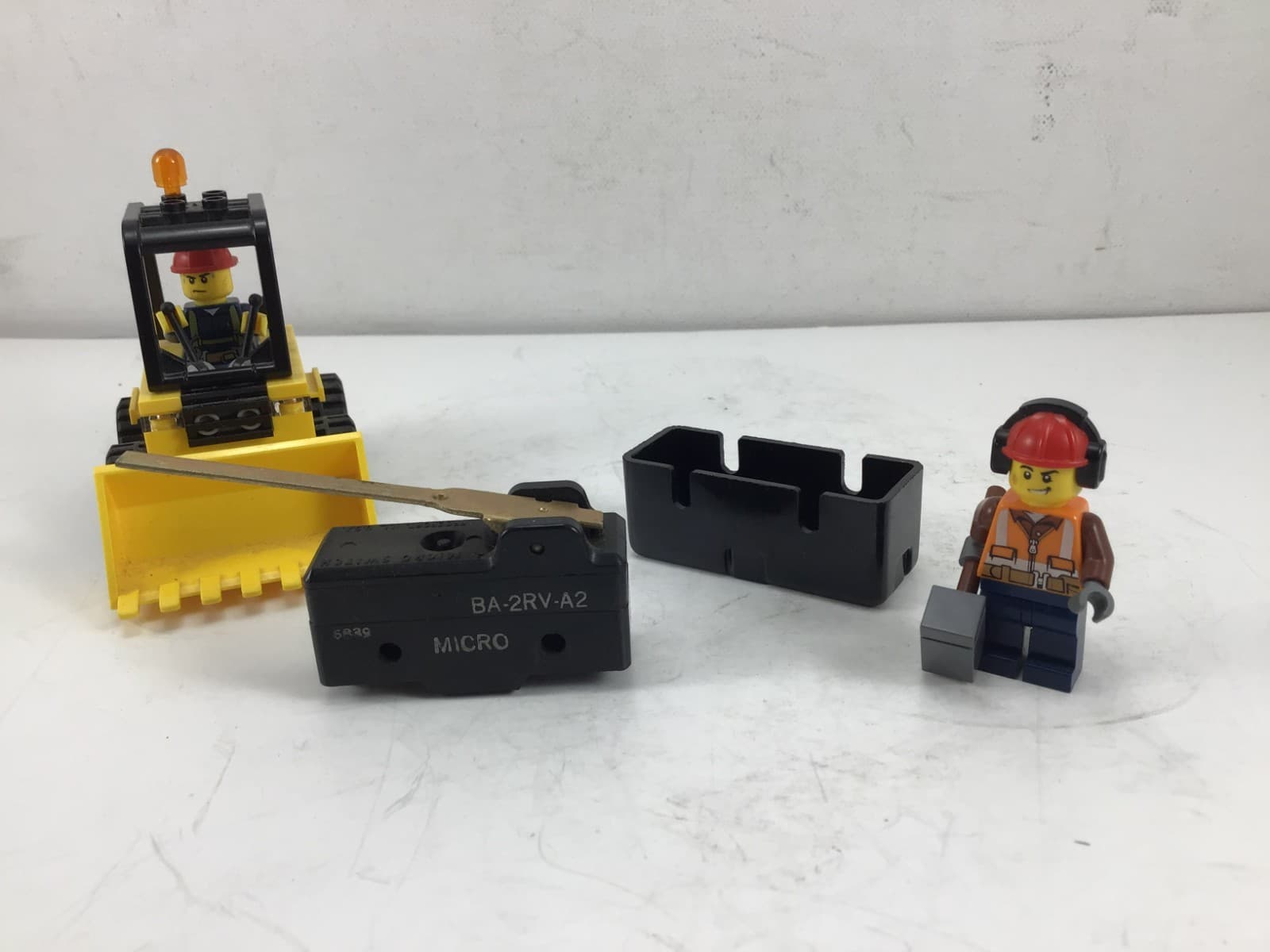 BA-2RV-A2 - MICRO-SWITCH - SNAP ACTION SWITCH - **NEW OLD STOCK!!**