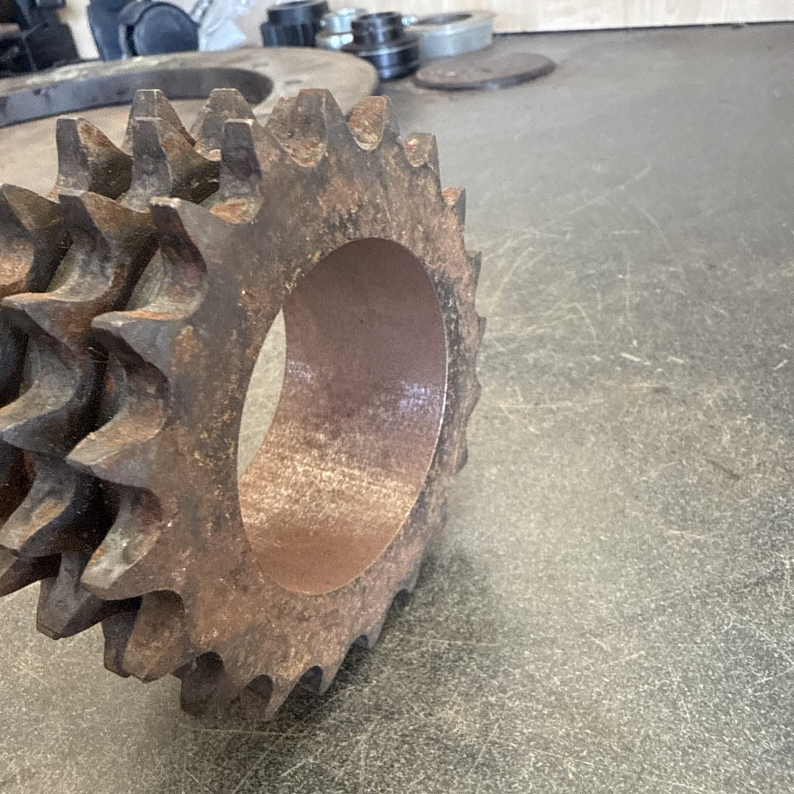 Unbranded Triple Socket. 20 Teeth. 2”.        B573 3