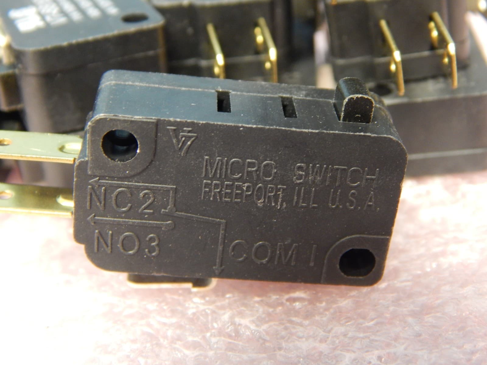 10 NEW Honeywell V7-6B19D8 Mini-Snap V7 SERIES, Microswitch XLong QC Terminals 3