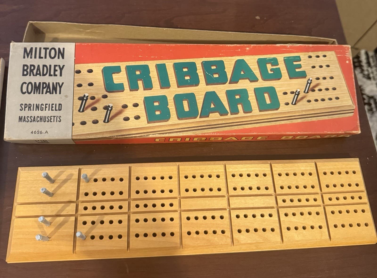 Vintage 1960s Cribbage Board Game Milton Bradley Company 4626-A COMPLETE Mass. 2