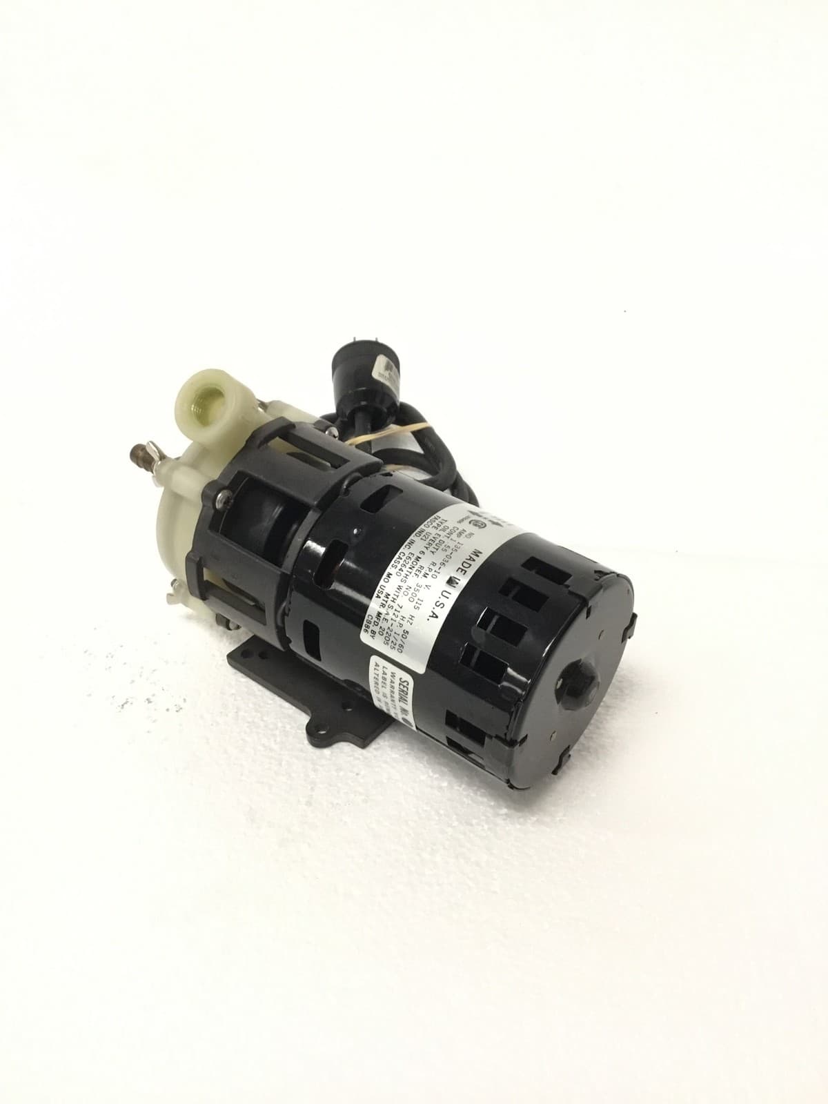 March MFG MDXT-3 Seal-Less Centrifugal Magnetic Pump 3500 RPM, 1/25 HP, WORKING 2